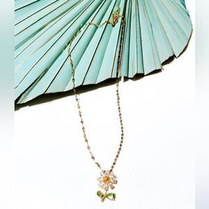 Crystal  flower  necklace  S238